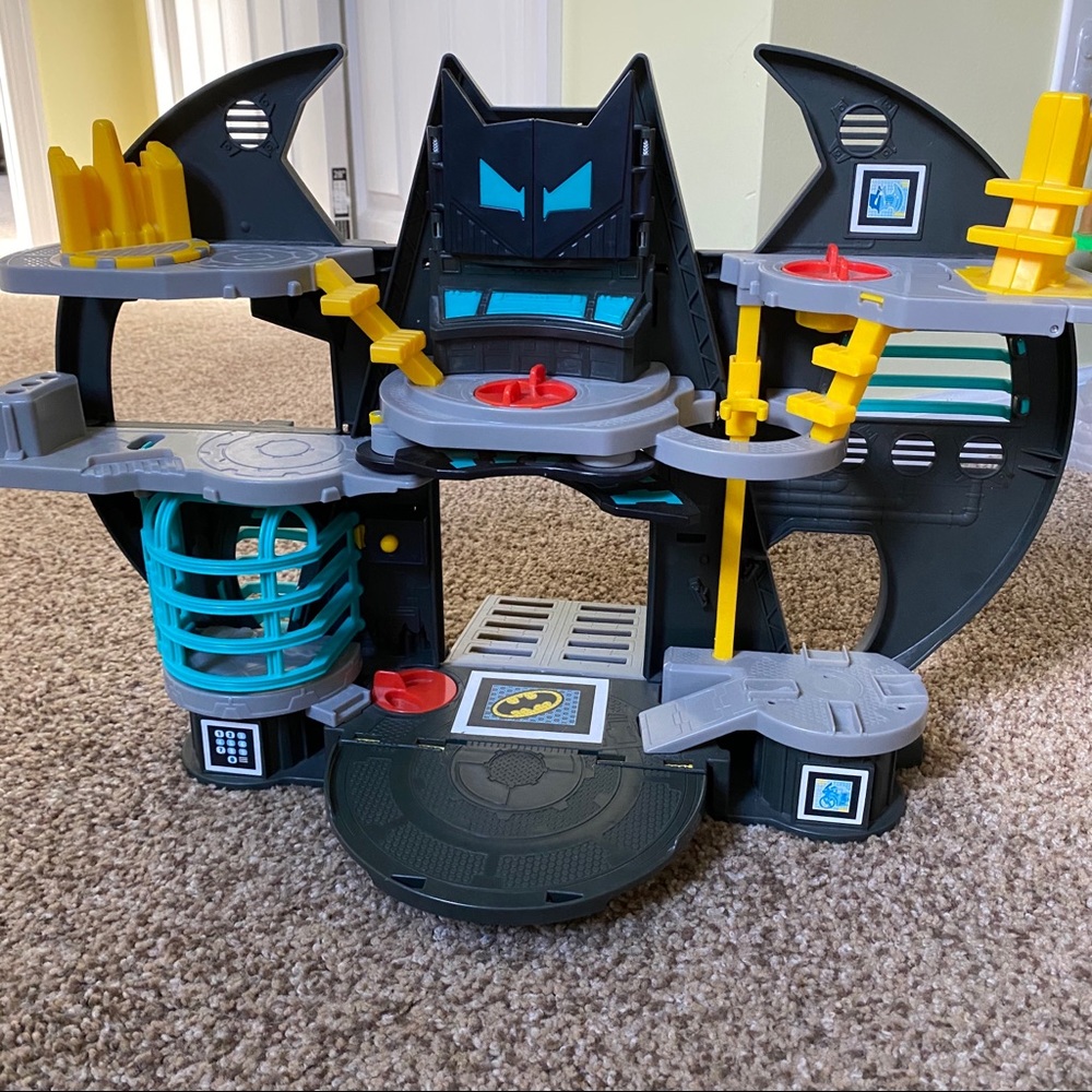 Imaginext Batcave